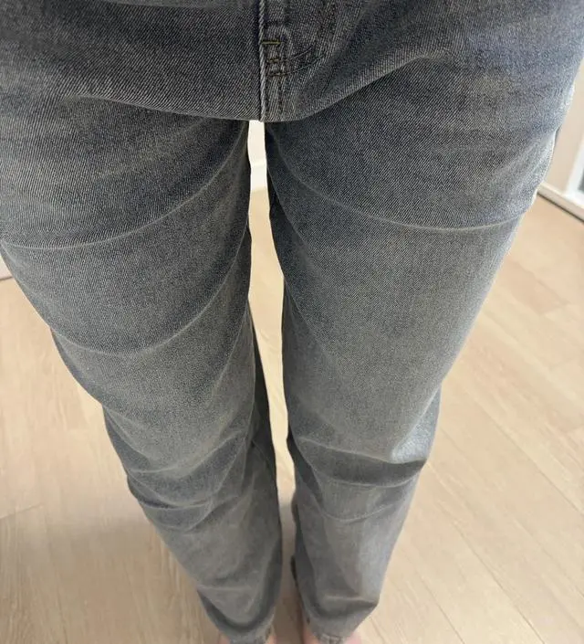 와이드핏이라 넉넉하고 편해서 좋아요