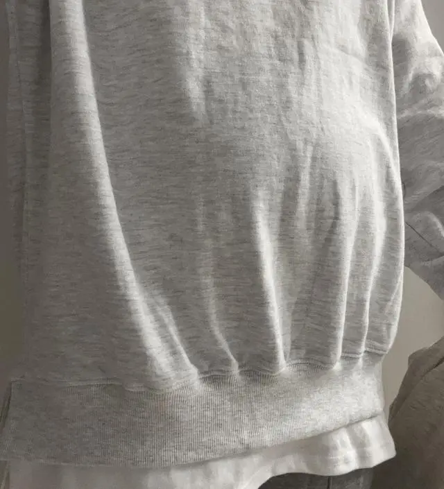 길이가 길어요 엉덩이다가릴정도임