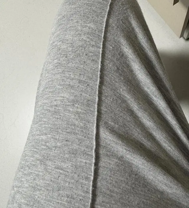 너무 편하고 찰랑한 느낌으로 얇아서 좋아요 근데 몇번 빨고 나서 보니까 보풀이 넘 심