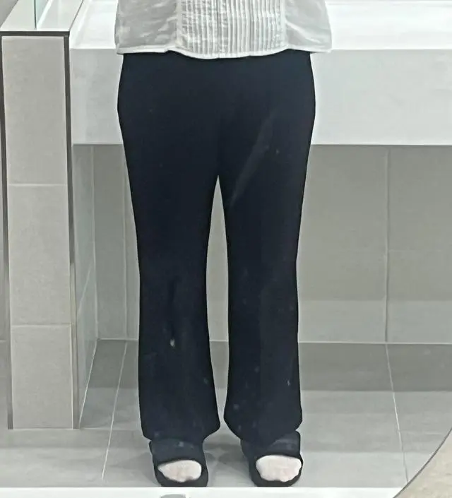 살이 쪄서, 평소 입던 사이즈보다 업해서 샀어요
