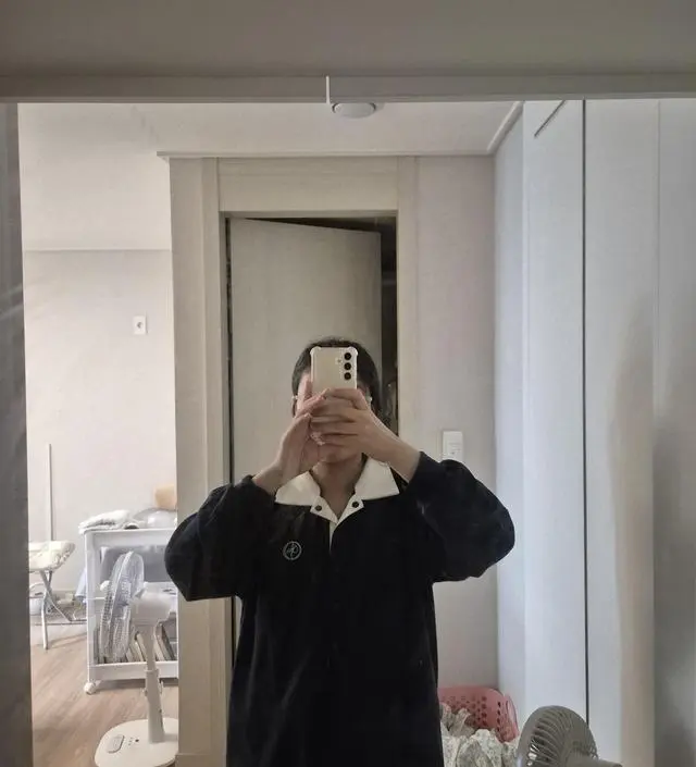 너무이쁘네요 반신반의하면서 삿는데 외출복으로 딱입니다. 수유하기도 좋구요!!
