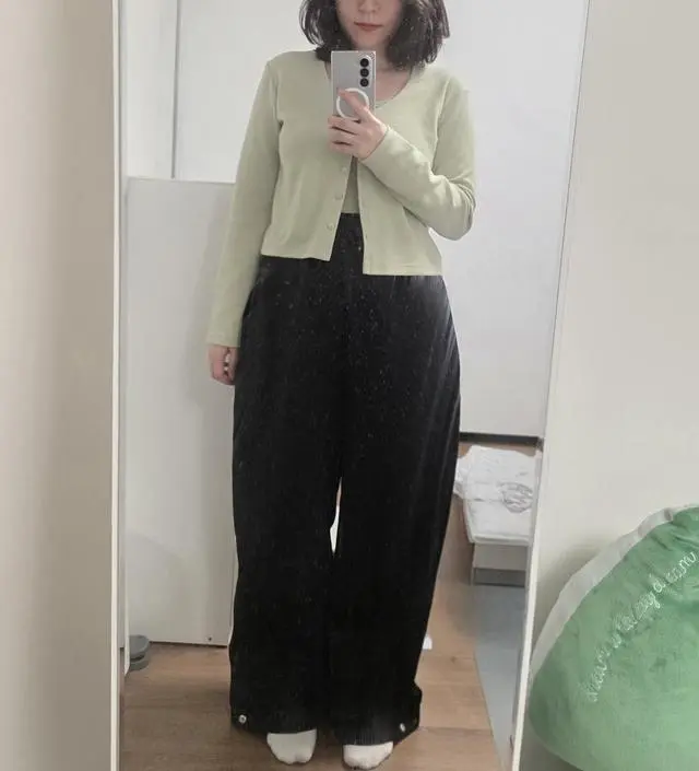 점점 나오는 배에 못견디고 편하게 입을 수 있는 옷을 찾다가
