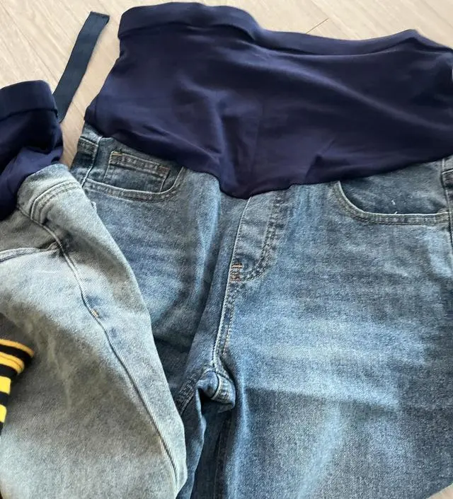 핏 이쁘고 알맞아요 배가 많이 불러와도 입기 편할거같아요