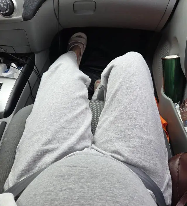 마트갈때나 출근할때나 배가 너무너무 편해서 제일 손이 많이가는 옷이에요ㅎㅎ
