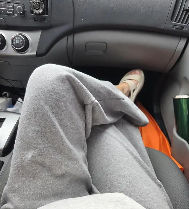 마트갈때나 출근할때나 배가 너무너무 편해서 제일 손이 많이가는 옷이에요ㅎㅎ
