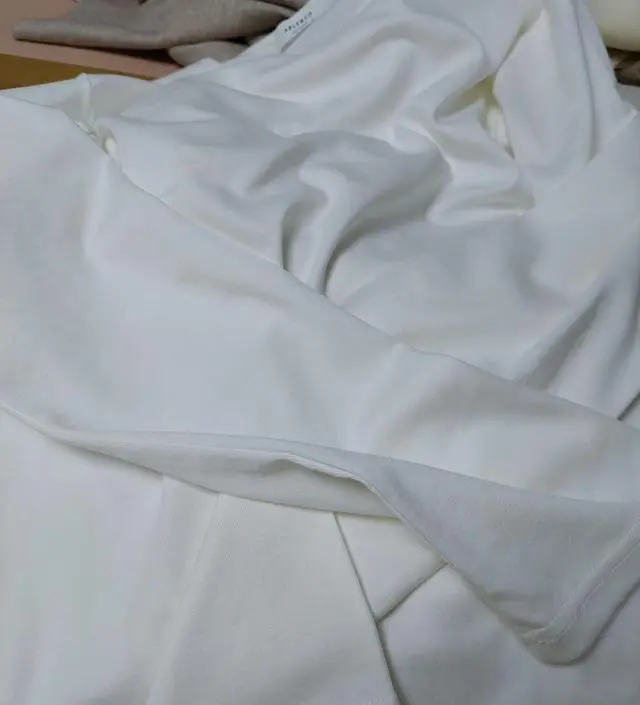 기본 면티.  마음에 듭니다. 재질 나쁘지 않음