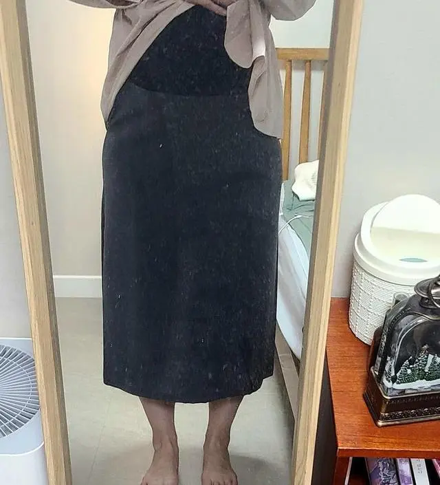 임부복을 주문하면 가격은 저렴하지만 원단이 좋지 않았는데 이 스커트는 질이 좋은 편