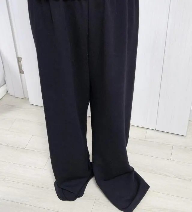 갑자기 싸늘해진 날씨와도 찰떡으로 적절한 두께라서 이번주말부터 정말 잘입고 있어요