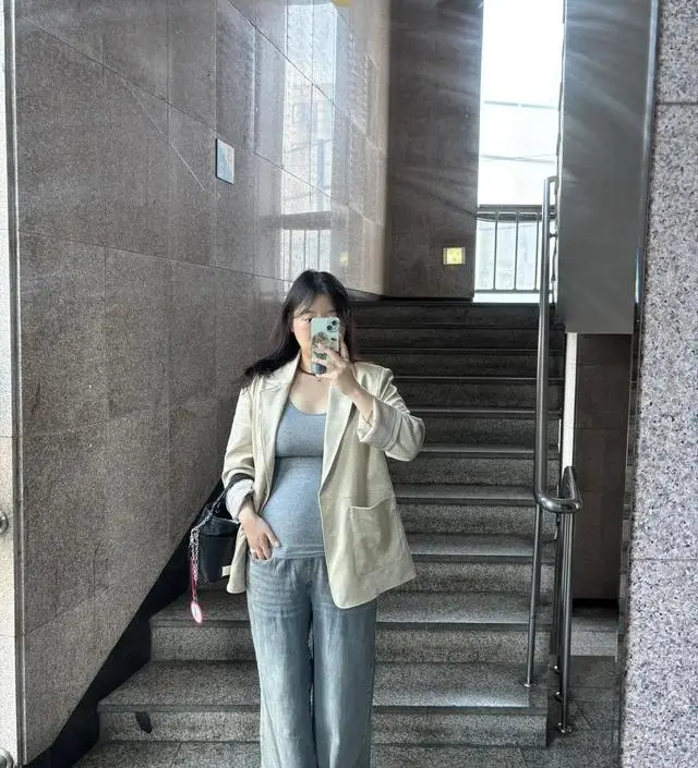 청바지는 포기 못하는 임산부입니다ㅠㅠ 입던게 넘 쪼이기 시작해서 주문해봤는데요? 세