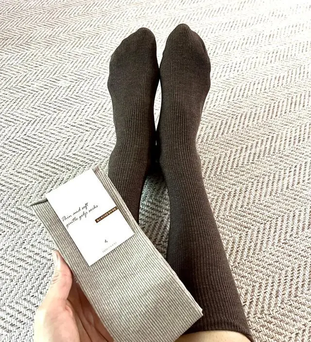 종아리까지 올라오는 부드러운 골지양말을 찾고있었는데! 딱발견해서 고민없이 주문했습