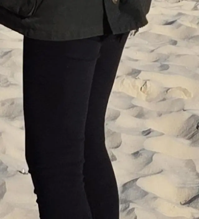 편한데 전체적으로 저한테는 조금씩 커서 흘러나려요