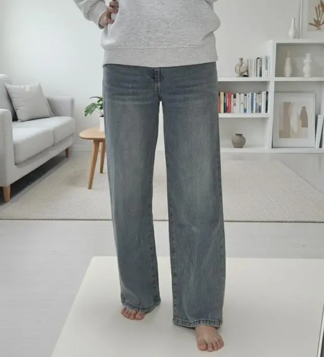 사이즈 고민 많았는데, 후기 보고 S 사길 잘 한것 같아요. 8개월인데 불편함없이 잘 맞