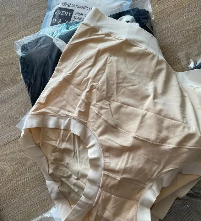 네이버페이에서 작성된 후기입니다.
