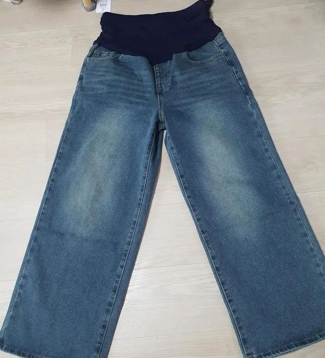 하,, 정말 고민 많이했어요 ㅠㅠㅠ 청바지 여러 종류 중에도 뭘 고를지 고민하고, 색깔