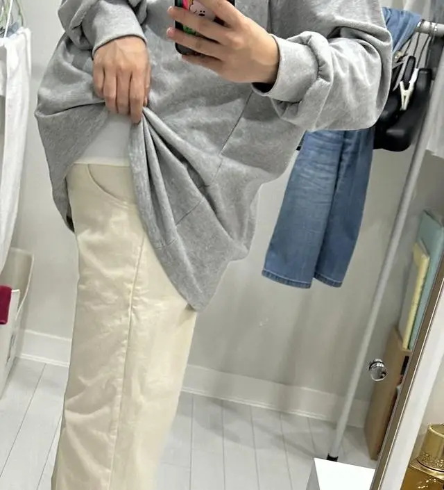 모델이 바지속에 웃옷을 집어 넣은 이유가 있었어요😂 , 속에 넣으면 이뻐요, 하지만 보