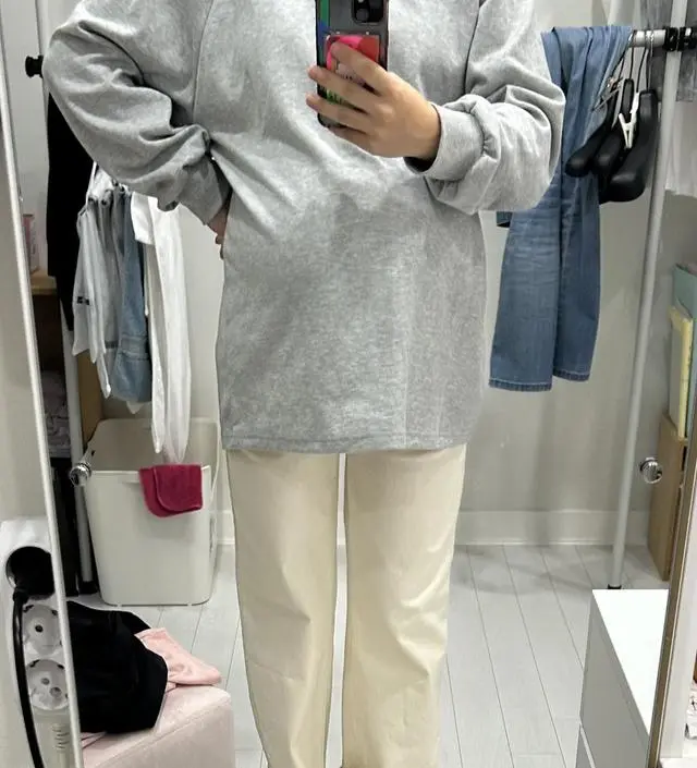 모델이 바지속에 웃옷을 집어 넣은 이유가 있었어요😂 , 속에 넣으면 이뻐요, 하지만 보