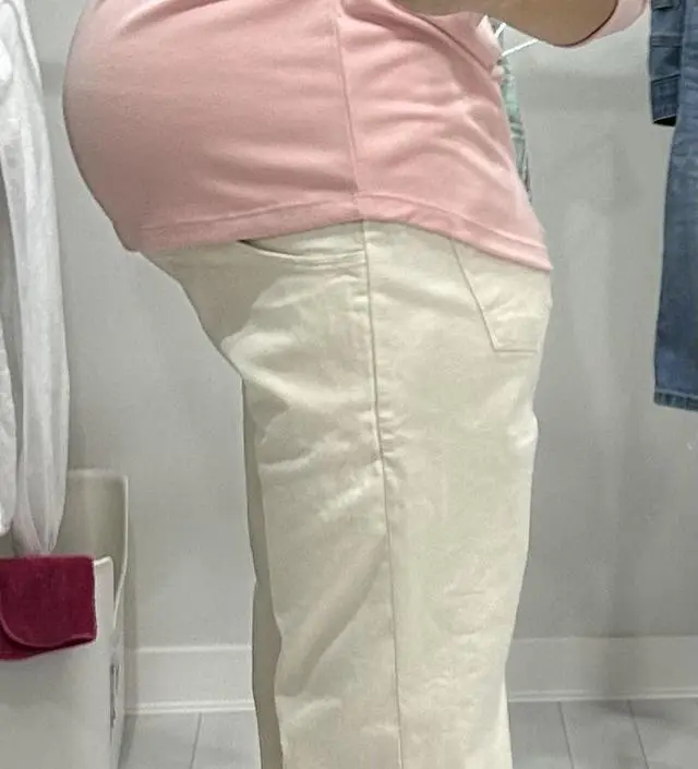 33주차라 배가 좀 커요, 라지로 사기 잘한것 같아요, 배부분 고무줄 재질도 부드럽고 탄