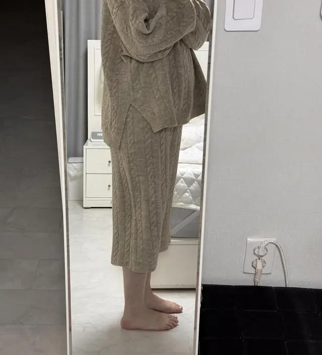 따뜻하고 감기는 원단이에요~
