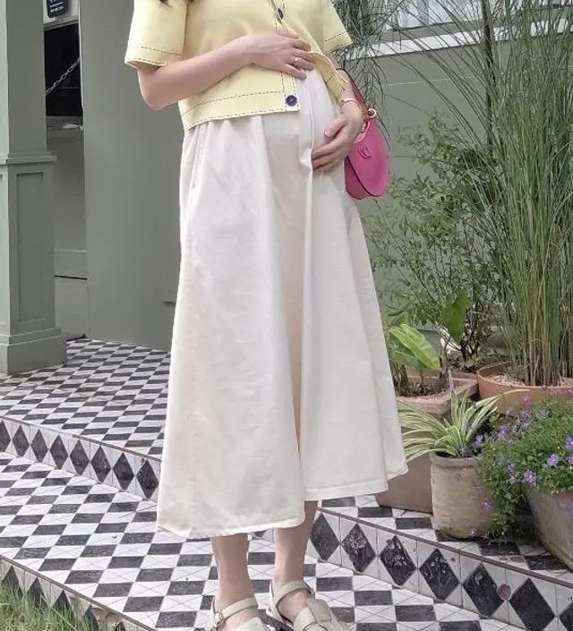 원피스라 배도 편하고 임신 전에 입던 가디건이랑 매치하기에 좋아요