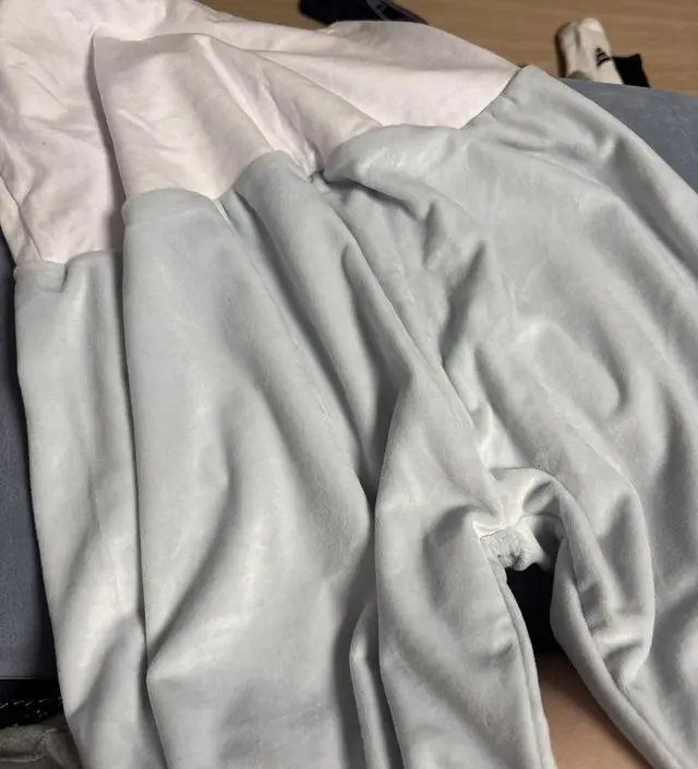 은은한 하늘색이고 발목을 잡아줘서 좋아요 ㅋ 겨울대비했어요