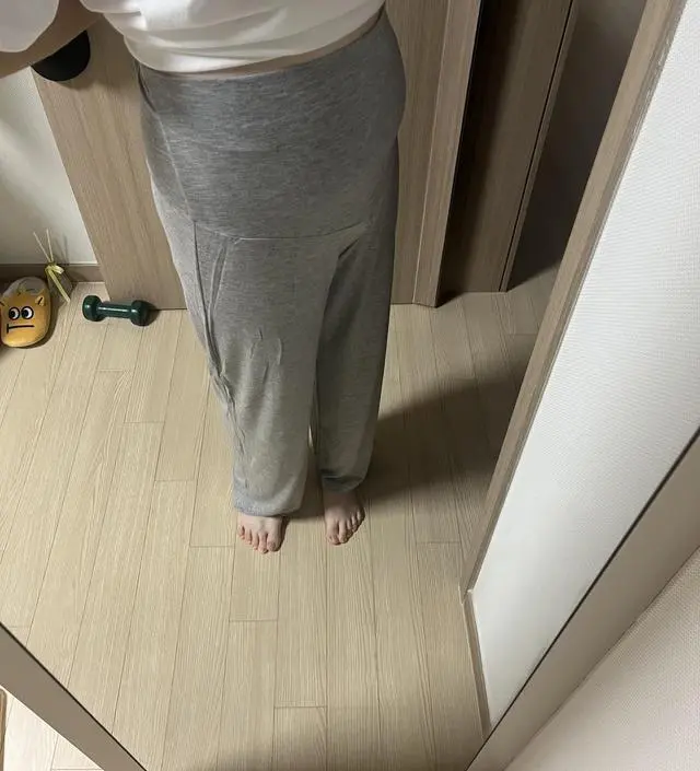 길이도 딱이고 넘 편해요! 아직 배가 조금밖에 안나와서 약간 흘러내리긴하는데 불편하