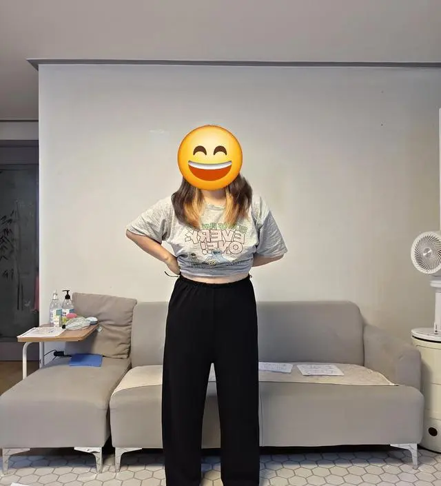 툭 떨어지는 재질이라서 너무 이뻐요! 제가 엄청난 하비인데 임신하고 다리에 살이 엄청