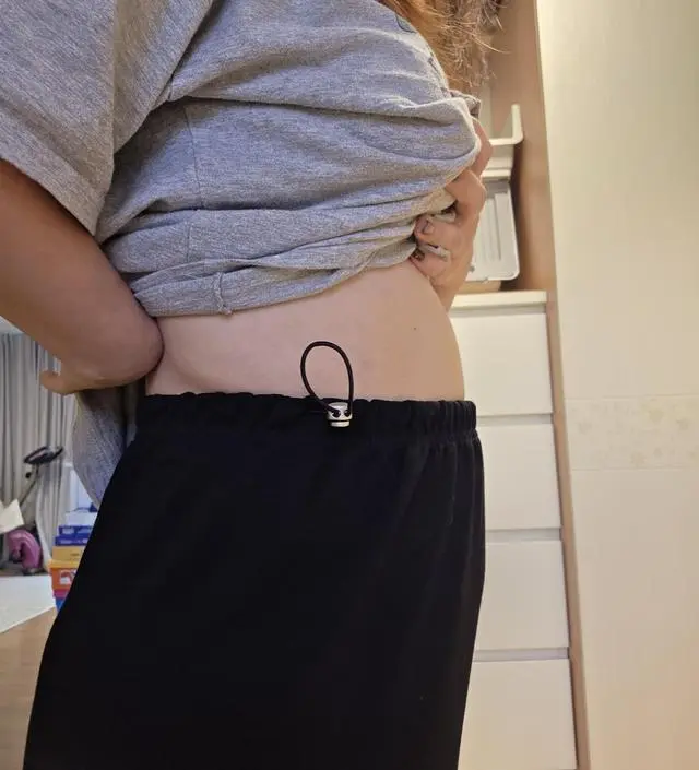 툭 떨어지는 재질이라서 너무 이뻐요! 제가 엄청난 하비인데 임신하고 다리에 살이 엄청