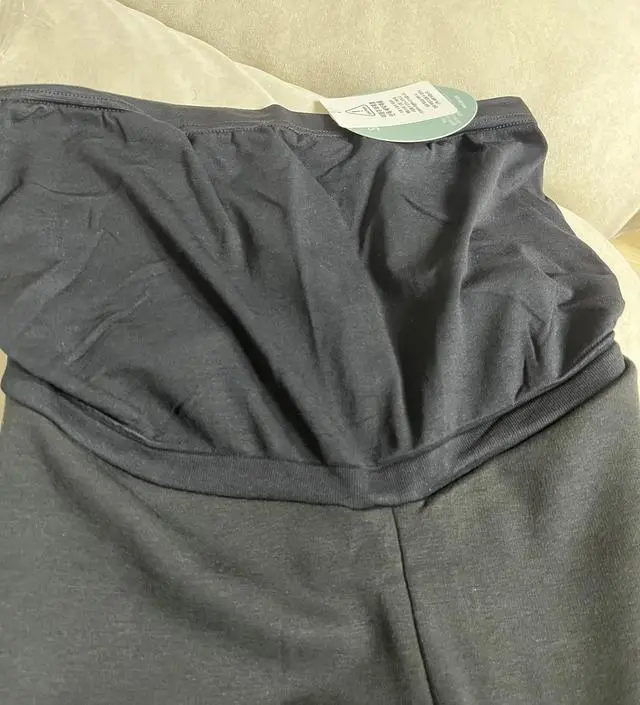 배부분이 편하게 되어있어 좋고, 진짜 따뜻해요! 무릎부분이 사이즈가 좀 남긴하는데 임