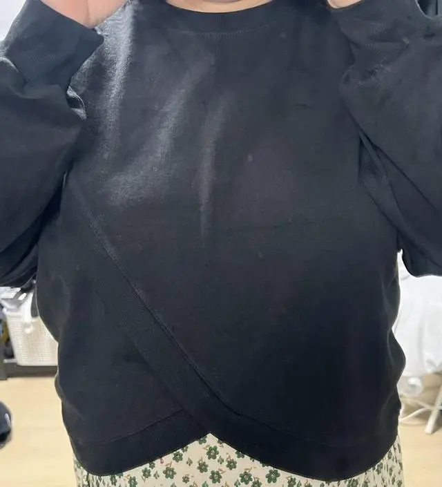 나시원피스 위에 입으려고 구매했어요~엄청 루즈핏은아니지만 만삭인 저한테 편한하게 