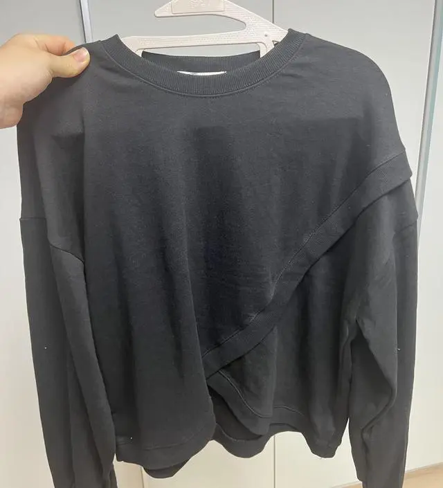 나시원피스 위에 입으려고 구매했어요~엄청 루즈핏은아니지만 만삭인 저한테 편한하게 