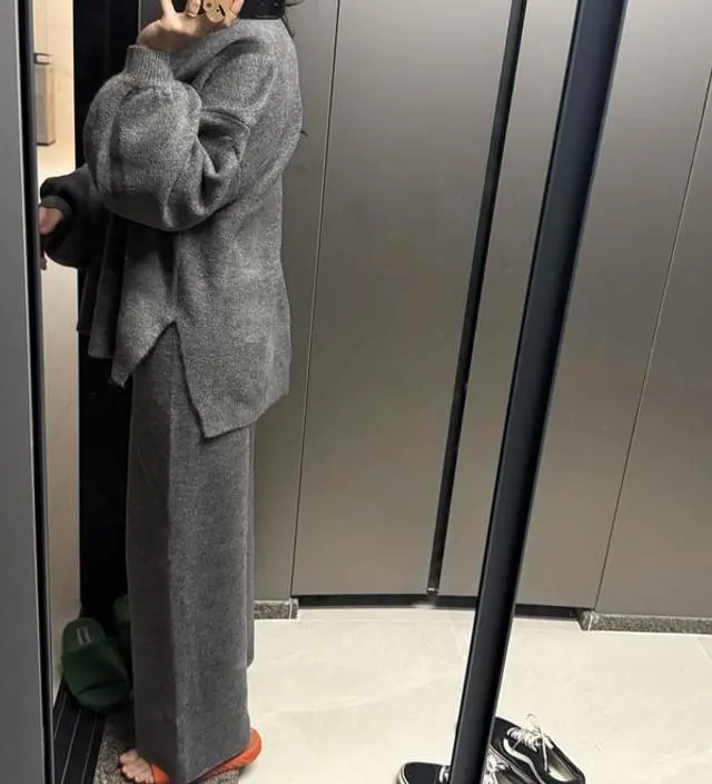 15주 임산부입니다! 아주 맘에 들어요 넉넉하고 색도 딱 차콜색이고 
