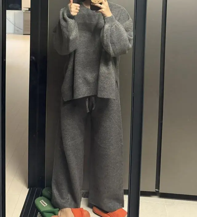 15주 임산부입니다! 아주 맘에 들어요 넉넉하고 색도 딱 차콜색이고 
