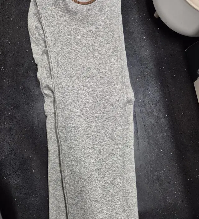 쫀쫀하게 잘 늘어나고 만삭까지 너무 잘입을꺼 같아요!