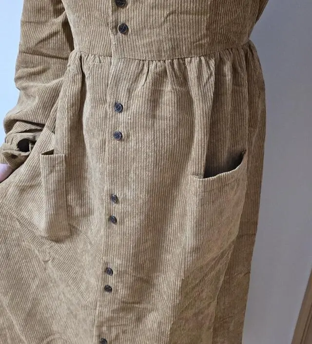 단추가 좀 많아서 번거롭긴해도 가을에 입으면 임부복아닌듯 잘 입을 것 같아요