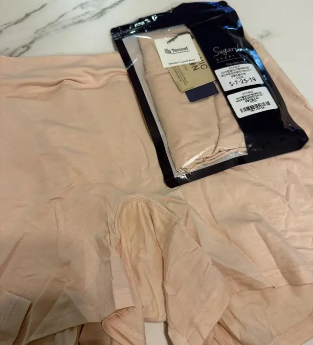 편해요 잘 맞아요 허벅지 쪽은 조금 남아요