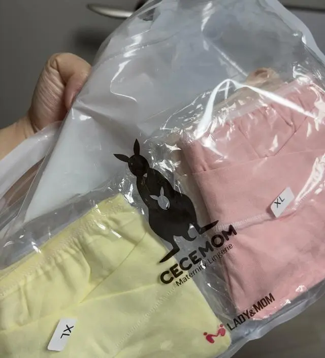 중기되면서 배가 좀 더 나와서 브이컷이 편해다해서 구매했어요! 넉넉하게 잘 입을 거 