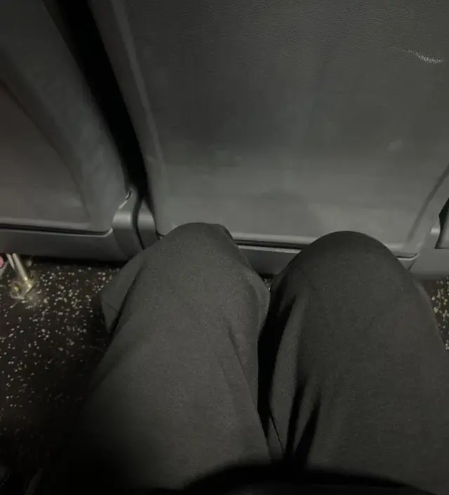 둘째임신 26주 입니다 확실히 배가 빨리나와서 임부바지 찾던와중에 다른 기성바지들은