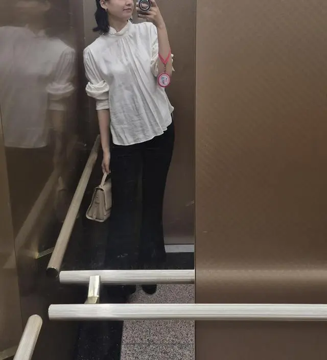 17주차로 회사용으로 구매해봤어요. 결혼식장갈때 먼저 입었는데, 핏이 깔끔하니 정말 