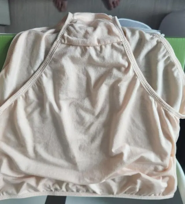 배를 다 덮어주는데 조이지 않아서 좋아요.
