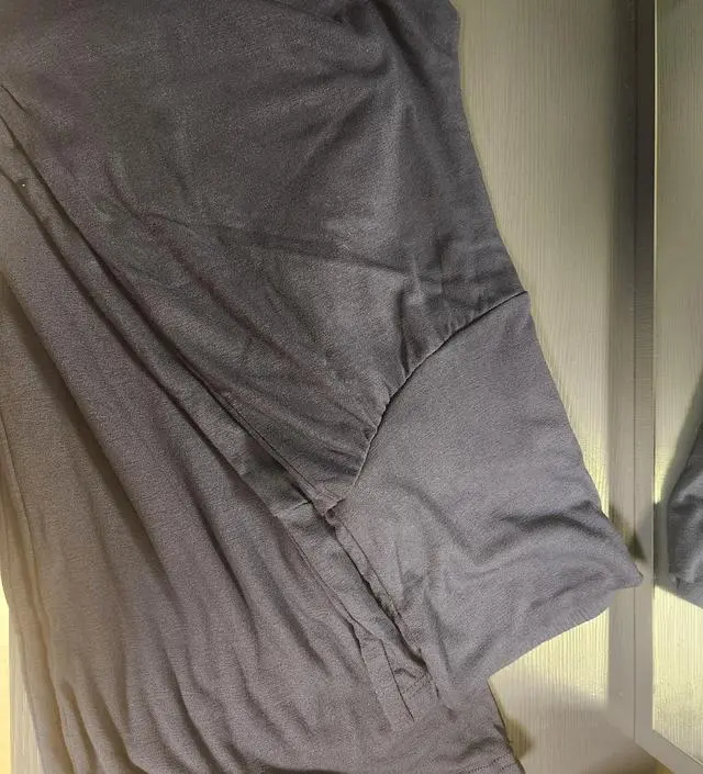 바이올렛 색 주문해서 입어봤는데 너무 편해서 하나 더 주문했어요. 잡옷으로 입어도 좋