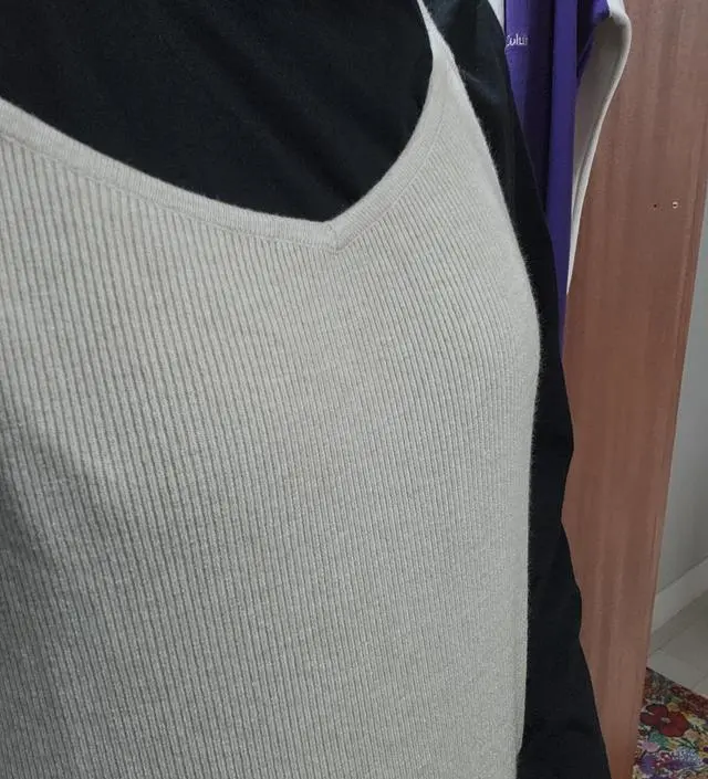 사진 그대로와 같습니다 지금 날씨에 이너티와 레이어드해서 입기 좋을 것 같아요