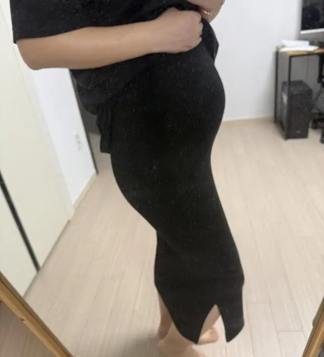 입는순간 더 확실해지는 임산부 ㅎㅎ 만삭사진 찍기에도 좋을것같아요. 여성스러워 보이