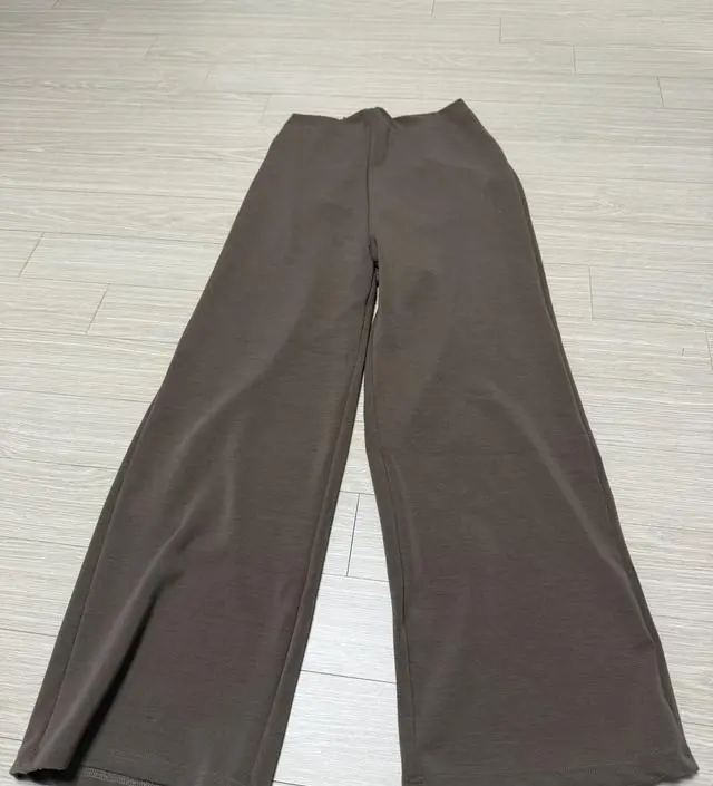 사서 입자마자 극찬했어요~ 이것저것 속옷이랑 치마랑해서 총 다섯가지 제품 주문했는데