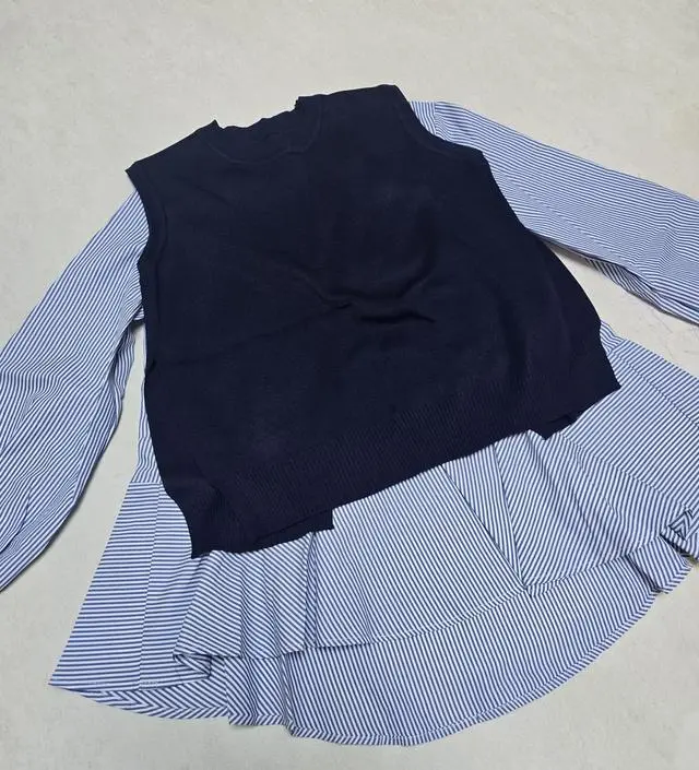 모임룩, 오피스룩으로 활용도가 높고 트임이 많아서 예쁜데 편해요!! 팔은 조금 짧은 느