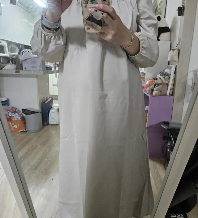 비슷한거 네이비있는데 무난하니 괜찮아서 비슷한 디자인으로 하나 더 샀어요 할인할때