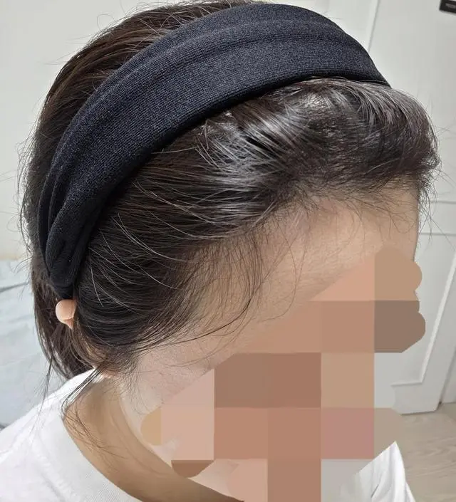 머리띠 가볍고 디자인도 심플하고 좋네요. 오래  착용해봐야 할거같아요~  