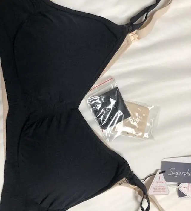 먼저 주문한 색상이 품절이라 재입고 제품으로 받았어요. 
