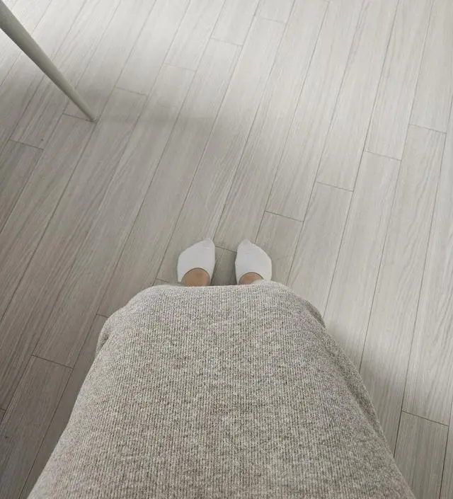 초산모 20주 입고있는데 따뜻해요~가을에도 잘입고 겨울에도 스타킹 신고 잘신을득 ㅎㅎ