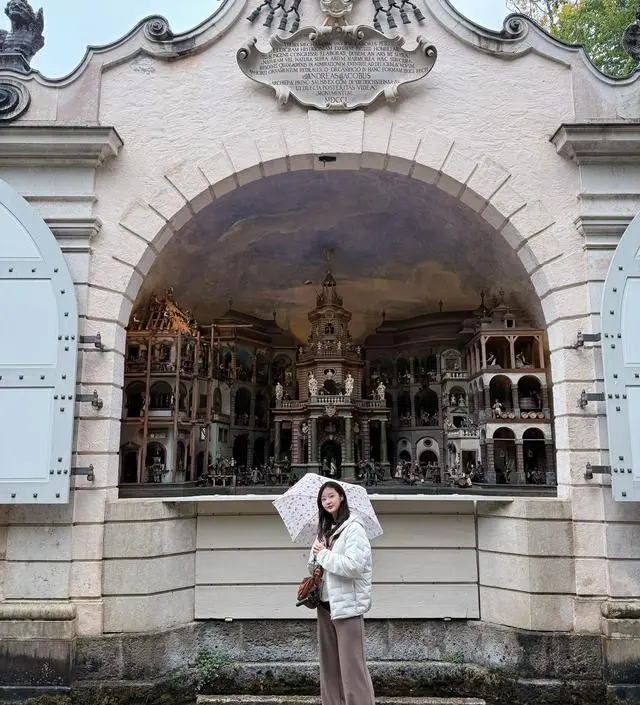 진짜 너무너무 편하고 색도 이뻐요 추석에 유럽여행 가서도 비행기에서도 편했어요! 회