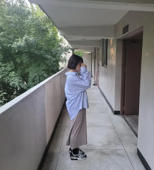 배쪽이 안불편하고 너무 편해요~ 배 닿는 부분이 불편햐서 철바지나 투피수 잘 안입눈데